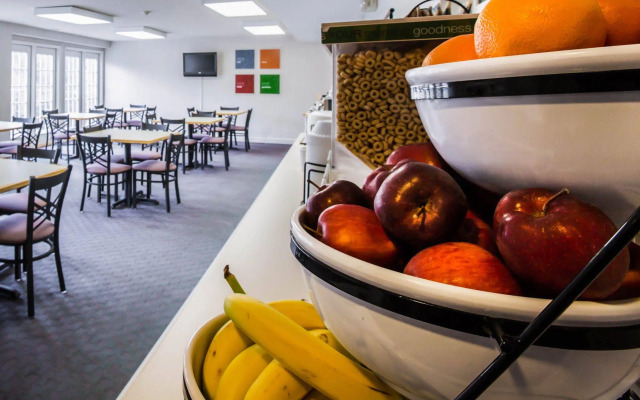 Rodeway Inn & Suites Cherokee On the River