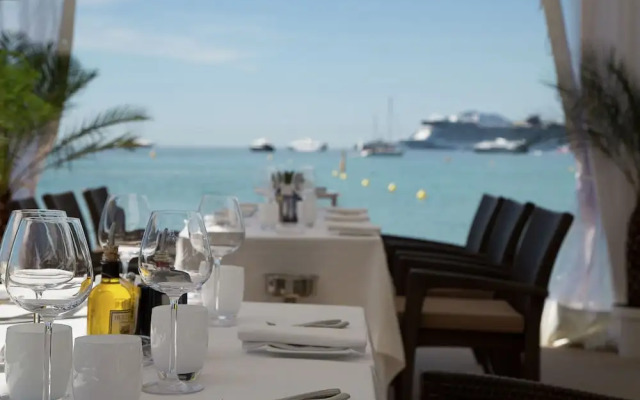 Uxurious Villa in Fréjus With Heated Pool & Panoramic View