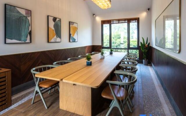 Yiyi Zhenxuan Hostel