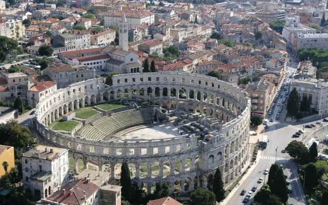 Two Bedroom Apartment Valdebecco for 5 persons