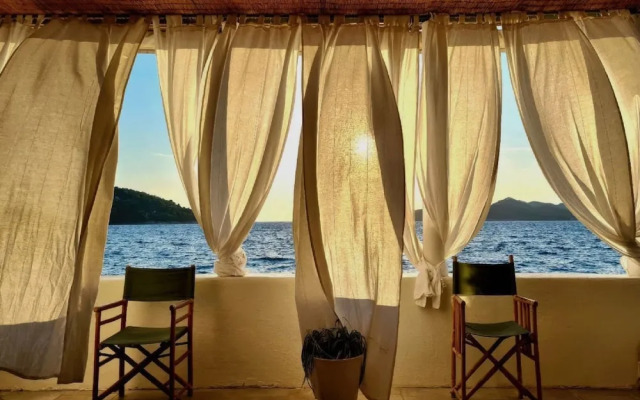 Villa Lola - Four Bedroom Villa With Sea View