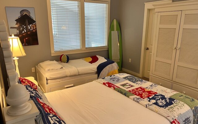 1380 Laurel Grove 3 Bedroom Home by RedAwning