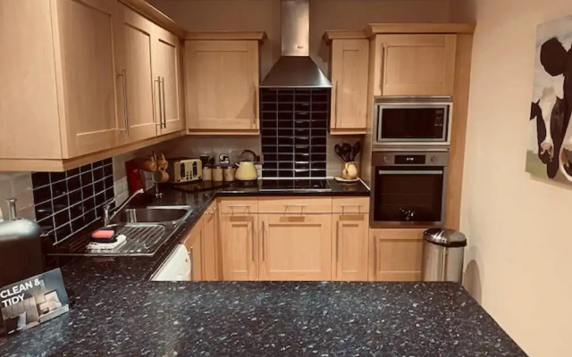 Beautiful 1-bed Apartment in Scarborough