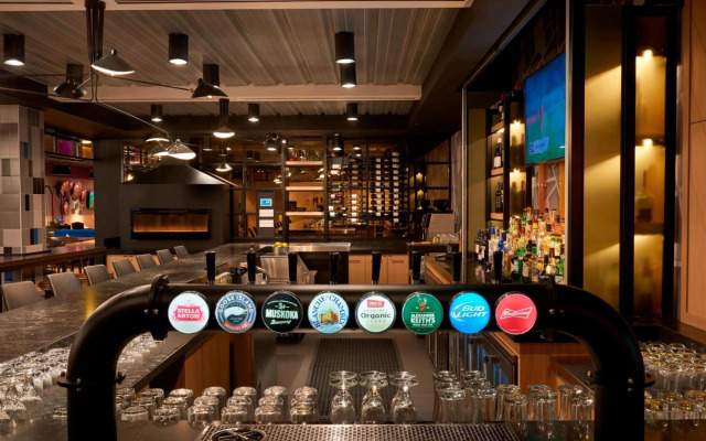 Delta Hotels by Marriott Toronto Airport & Conference Centre