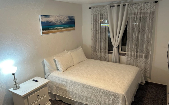 Newport Bay Motel