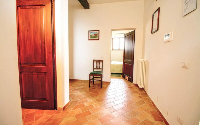 Vintage Farmhouse with Pool in Asciano