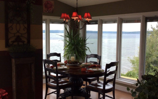 Pictured Rocks Bed And Breakfast