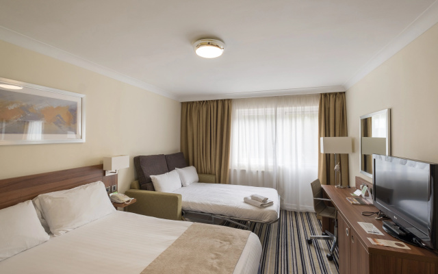 Holiday Inn Swindon by IHG