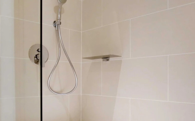 LUX  The Vida Marina Residence 2