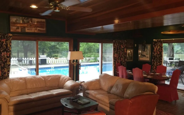 Miles River Guest House