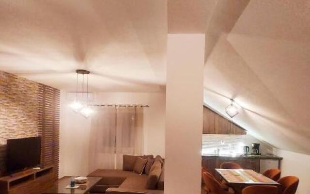 Gold Apartment