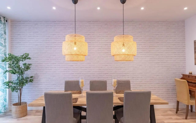 ABANDO II apartment by Aston Rentals