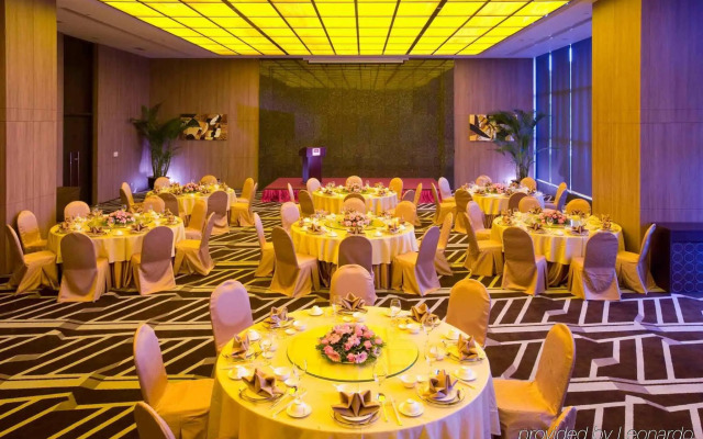 Mercure Suzhou Park Hotel and Suites