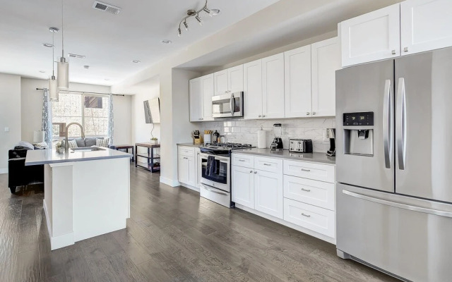 Scenic Dt Skyline! Walk To Sloan'S Lake!