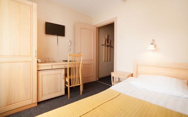 Tia Hotel