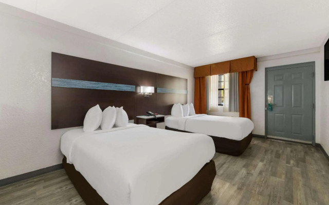 Quality Inn & Suites Airport