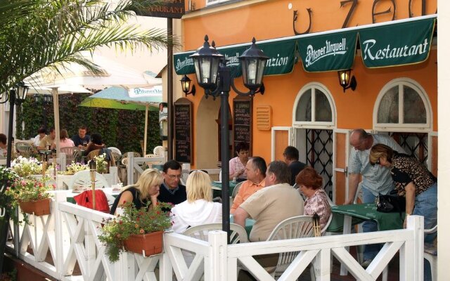 Penzion - Restaurant U Zámku