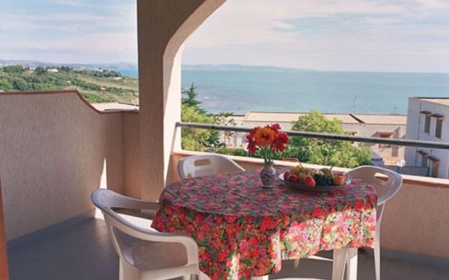 Attractive Holiday Home in Sciacca With Tennis Court & BBQ