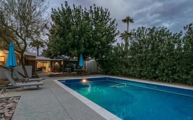 Mid-century Modern W/backyard Oasis, Putting Green