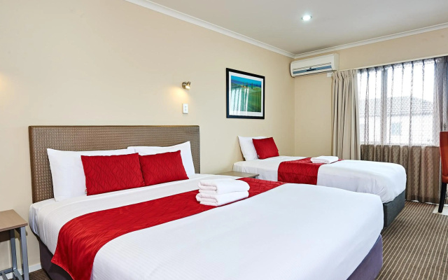 Auckland Airport Lodge – Guest Rooms – Mangere