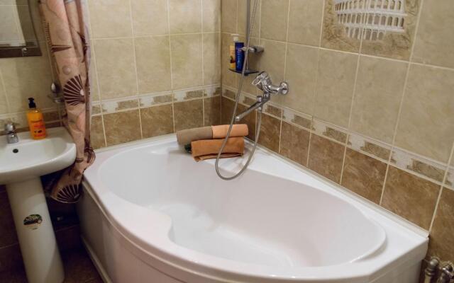 Атлант на Арсенальной