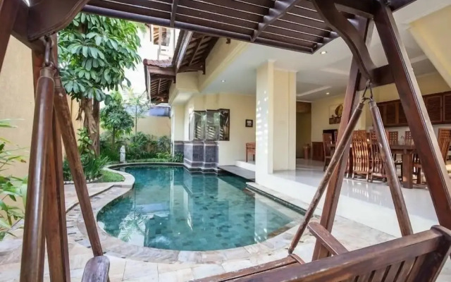 4 Bathroom Private Pool Villa near Seminyak Beach Bali