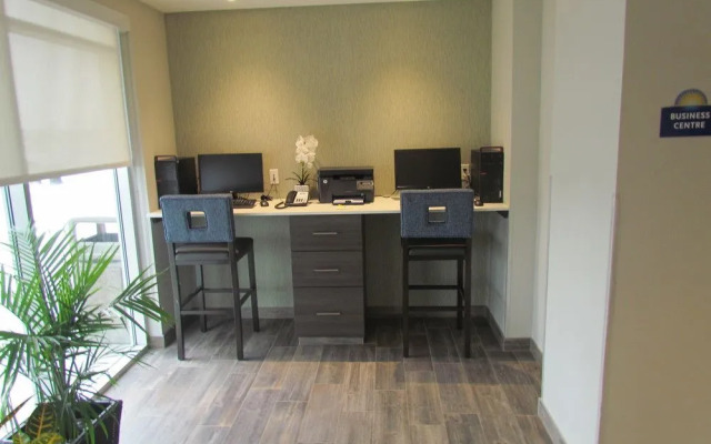 Days Inn and Suites Airdrie