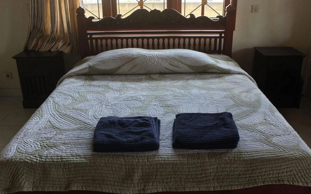 Gustis Garden 2 Guest House