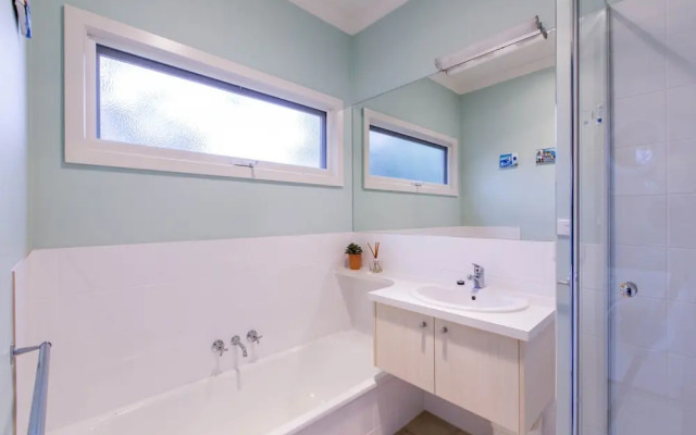 Breezes - Pet Friendly