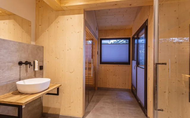 Superior Chalet With Sauna and hot tub