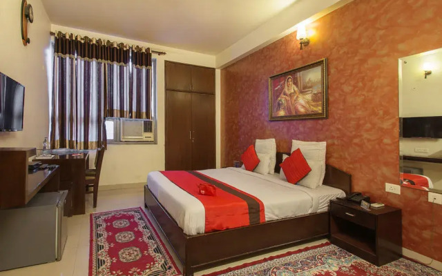 OYO 726 Hotel Safari