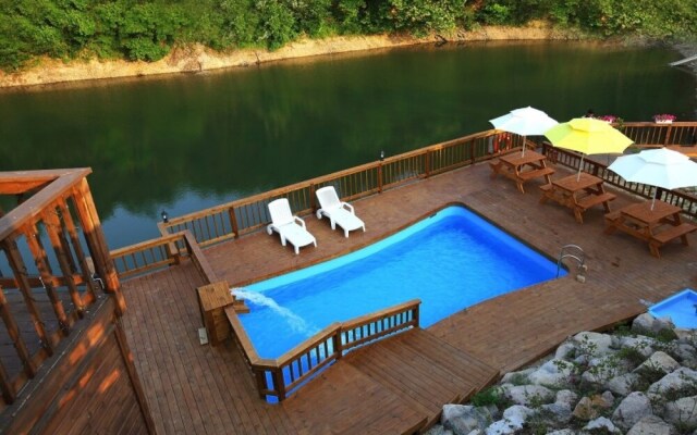 Attimua Guesthouse & Pension