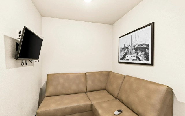 Cobblestone Hotel & Suites - Superior Duluth