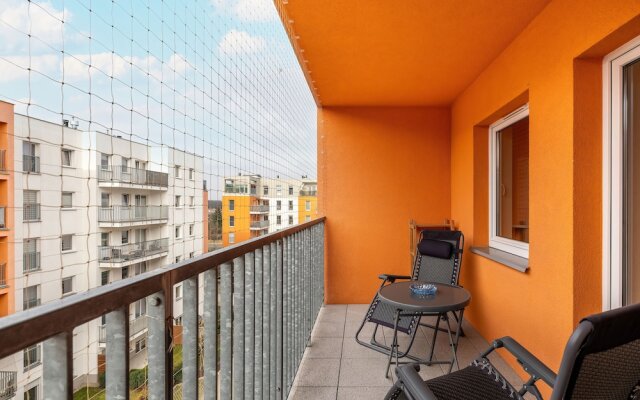 Spacious Apartment Poznań by Renters