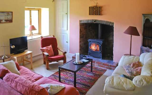 Cwm Bedw Farmhouse