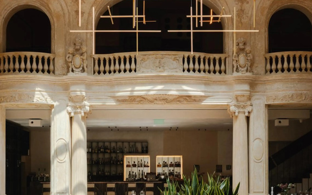 Grand Hotel