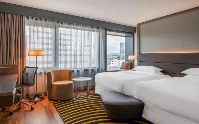Sheraton Zurich Hotel – Guest Rooms – Zurich