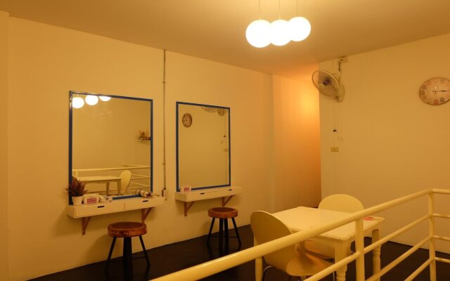Finlay House - Hostel