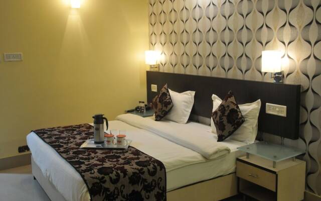 OYO 3353 Apartment Royal Residency