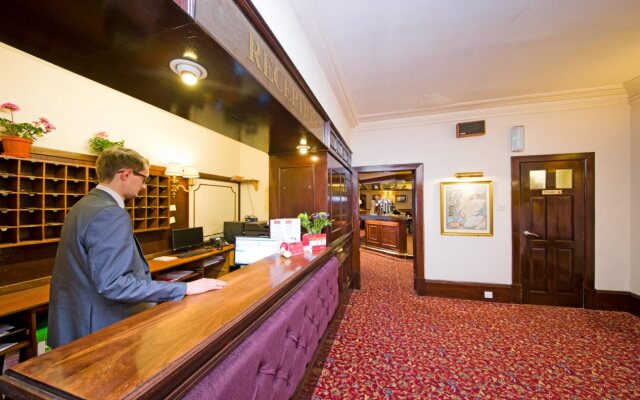 Muthu Fort William Hotel