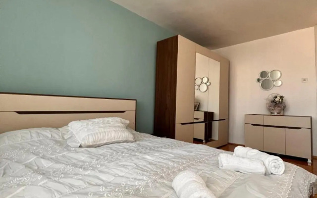 The Goldie Apartment