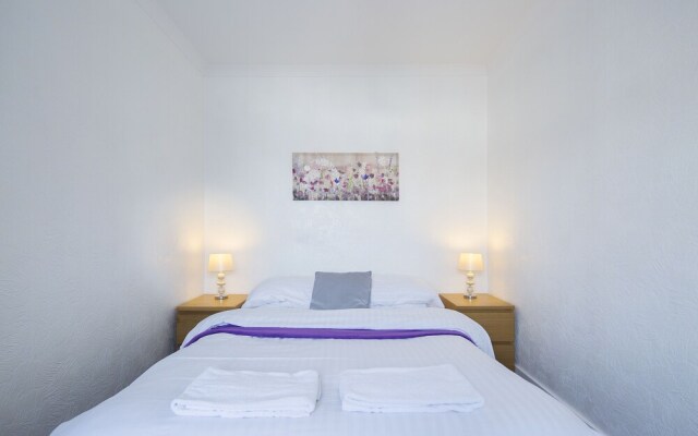 Cecil House - An Inviting 3-bedroom in Rochester
