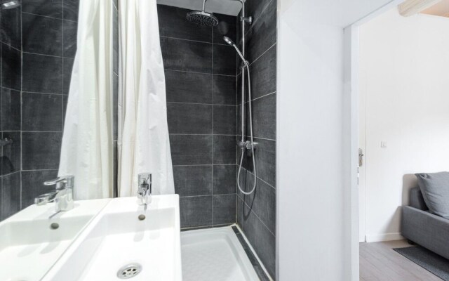 Charming Studio Central Location "rue de la Loge"!