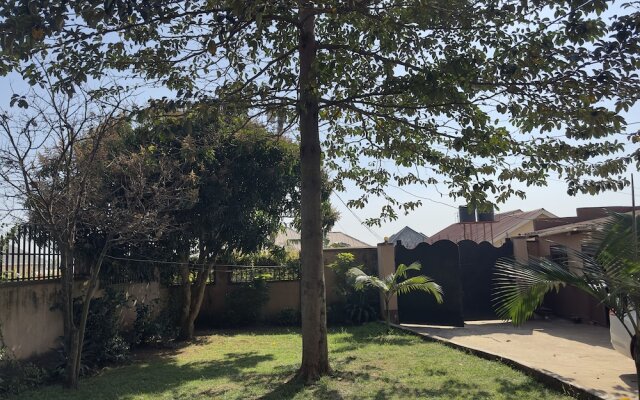 Olive Palm Suites Jinja