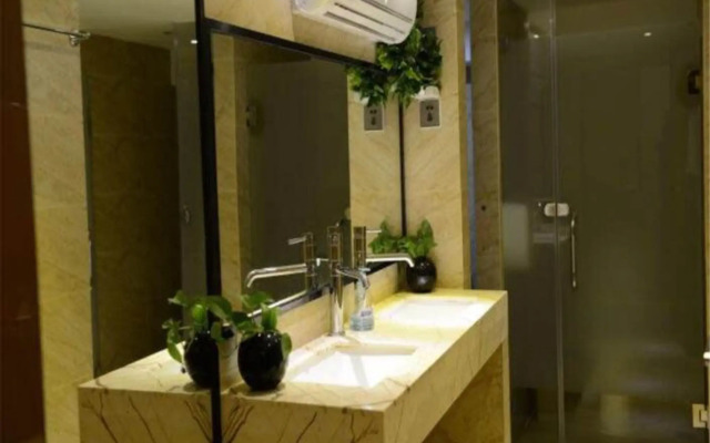 Shenzhen Port Apartment