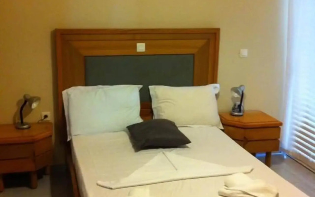 Manias Apartments
