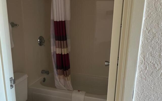 Red Roof Inn Toledo - Holland