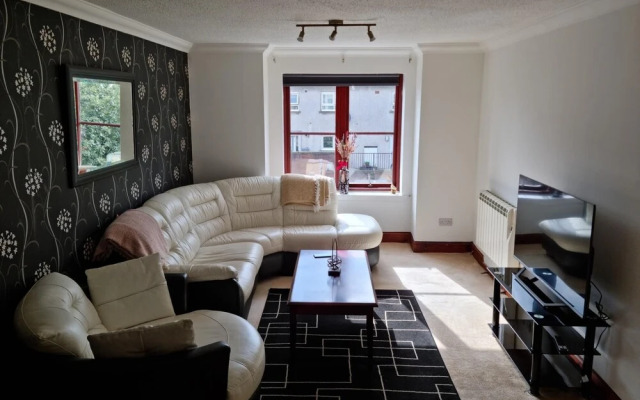 Superb 2 Bedroom Flat Tillicoultry
