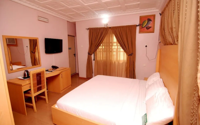 Onyx Hotel and Apartments