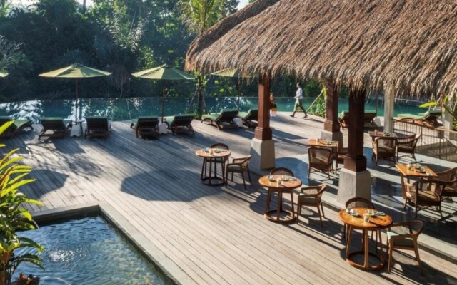 Курорт Adiwana Suweta